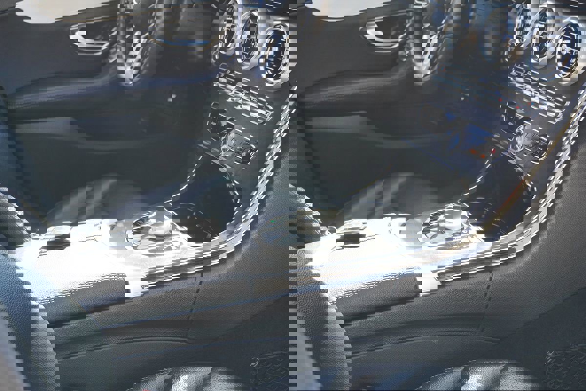 Used 2020 Mercedes-Benz C 300 Sedan image 15