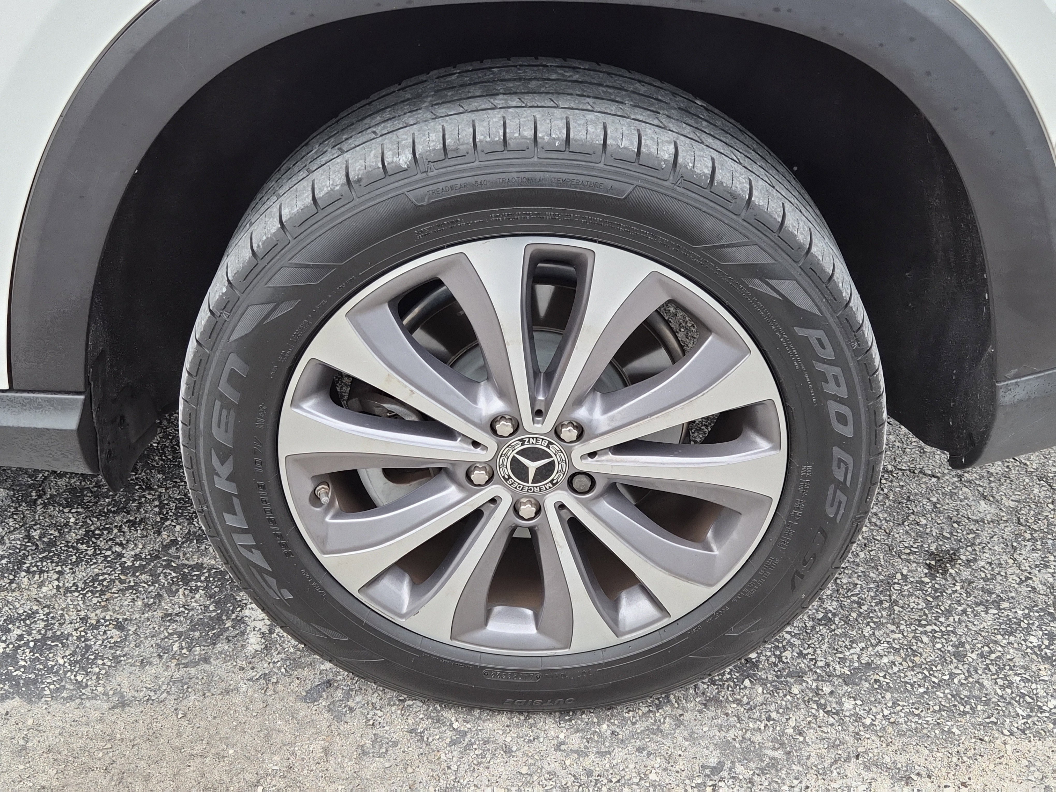 Used 2022 Mercedes-Benz GLE 350 w/ Premium Package image 9