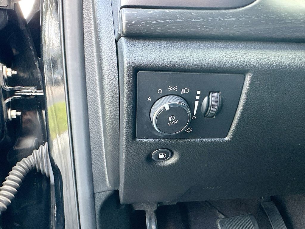 Used 2018 Jeep Grand Cherokee Laredo image 11