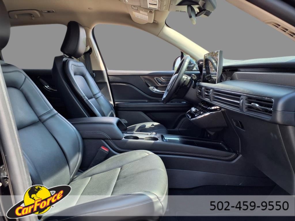 Used 2023 Lincoln Corsair Reserve w/ Equipment Group 201A image 15