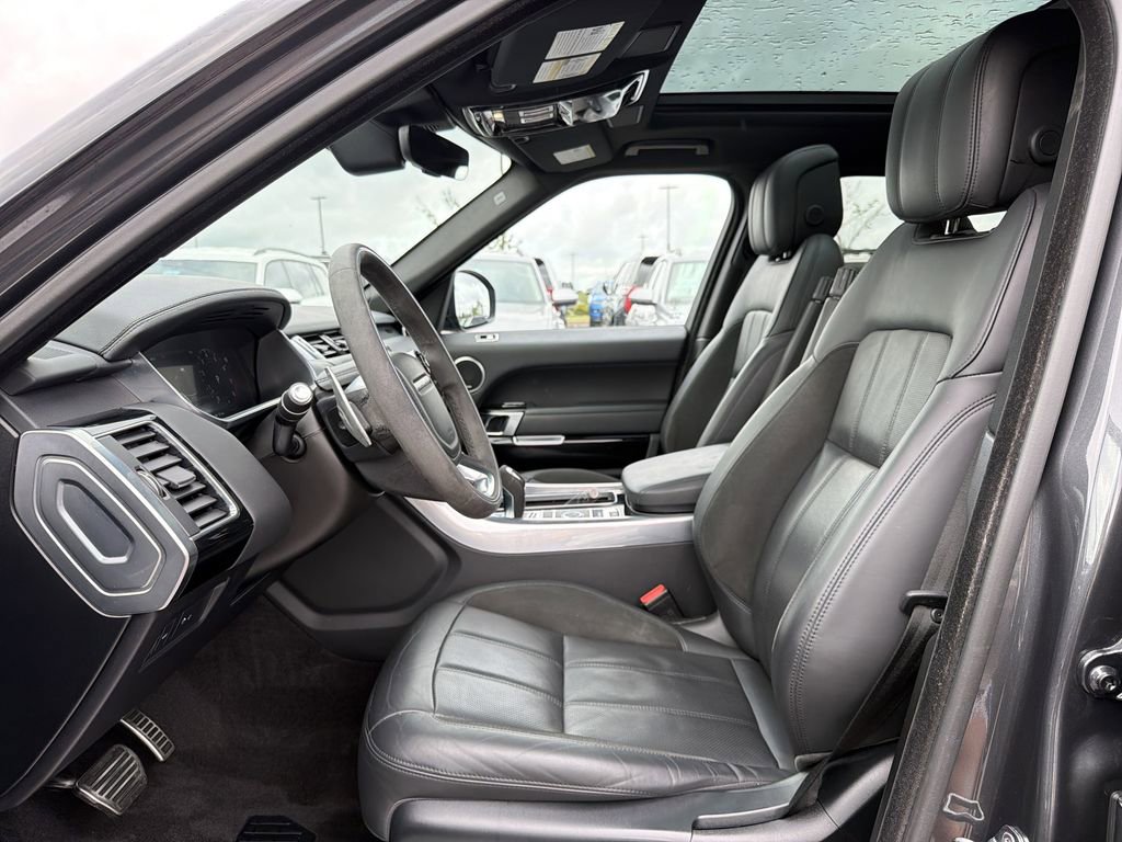 Used 2020 Land Rover Range Rover Sport HST image 3