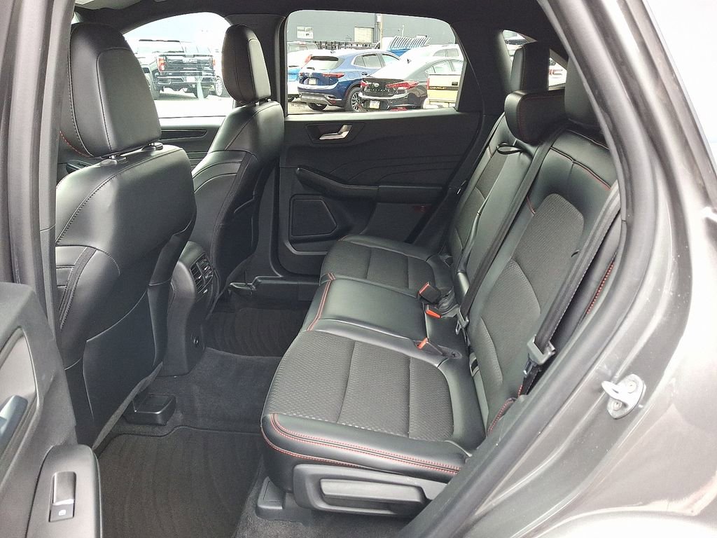 Used 2025 Ford Escape ST-Line image 10