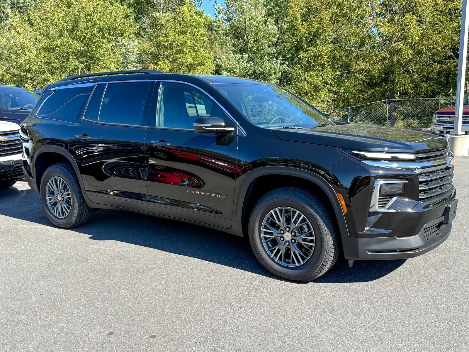 New 2026 Chevrolet Traverse LT w/ LPO, Floor Liner Package image 1