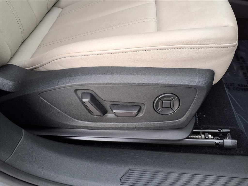 Used 2023 Audi Q4 e-tron Prestige AWD/4WD image 10