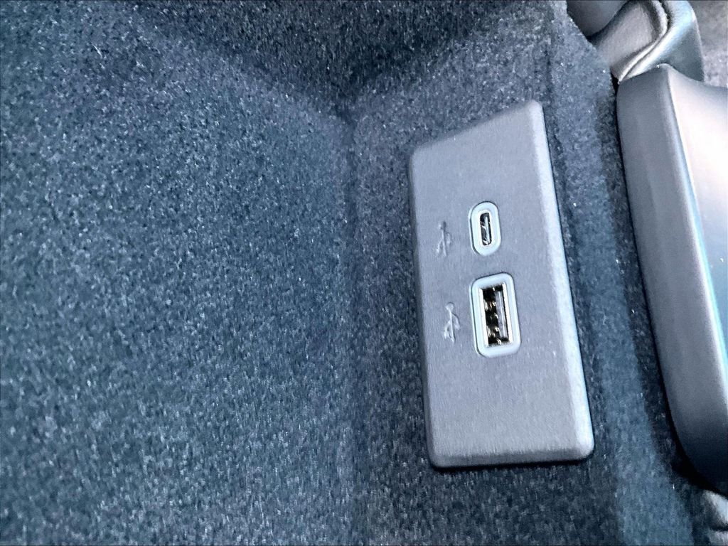 Used 2024 Chevrolet Corvette Stingray Preferred Cpe w/ Battery Protection Package RWD image 25