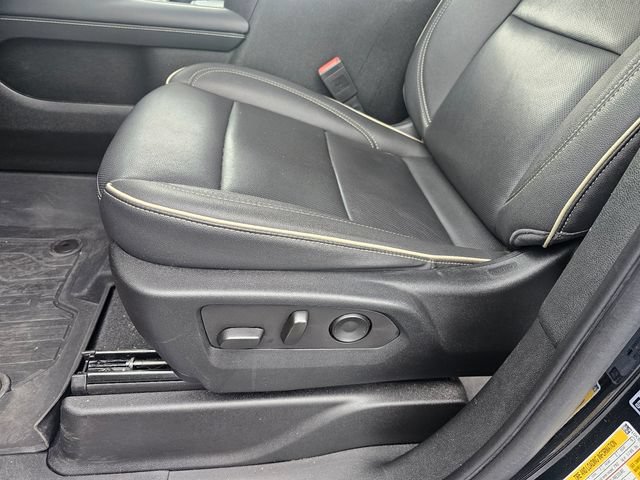 Used 2023 GMC Yukon SLT RWD image 18