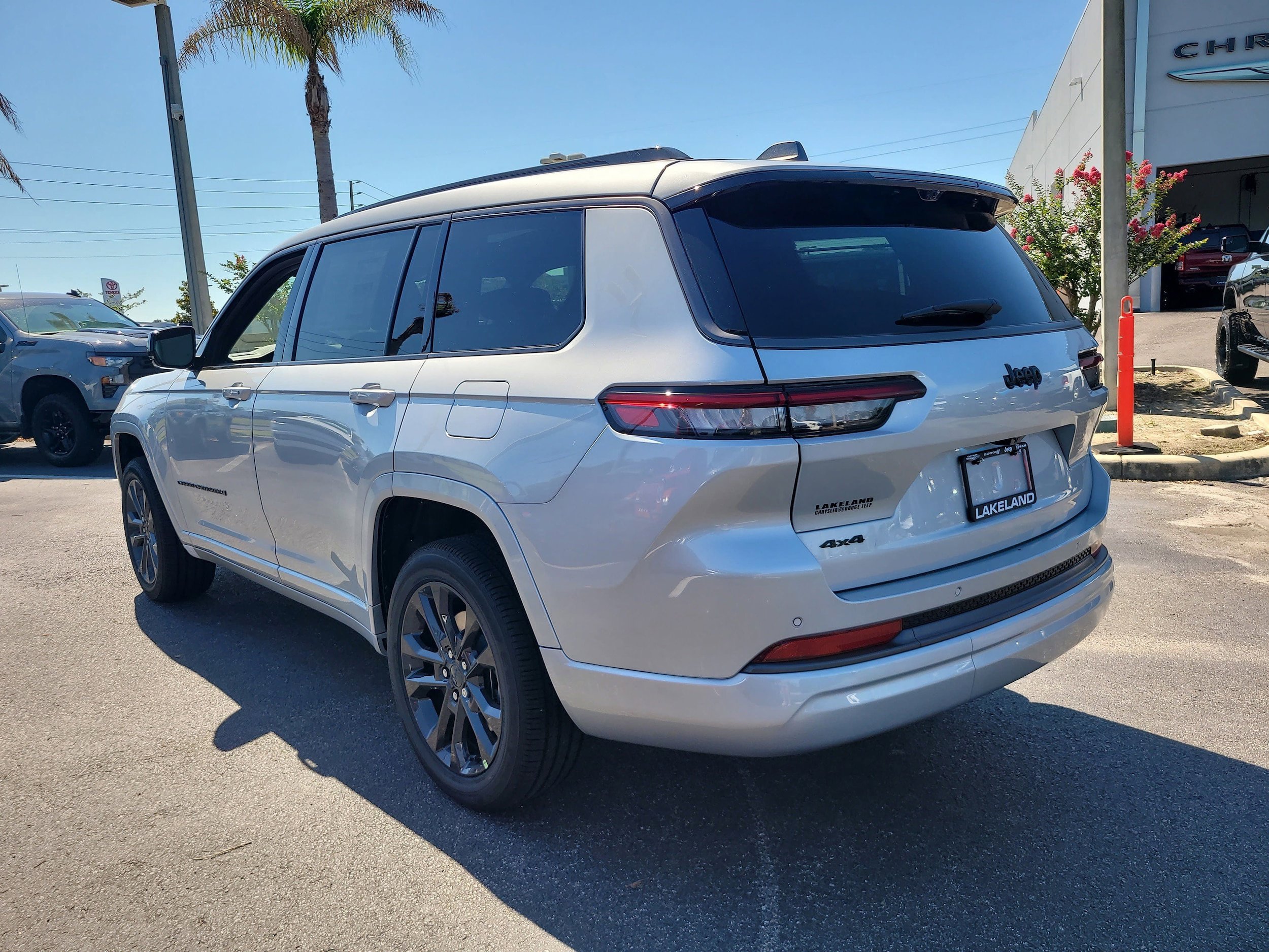 New 2026 Jeep Grand Cherokee L Limited AWD/4WD image 8