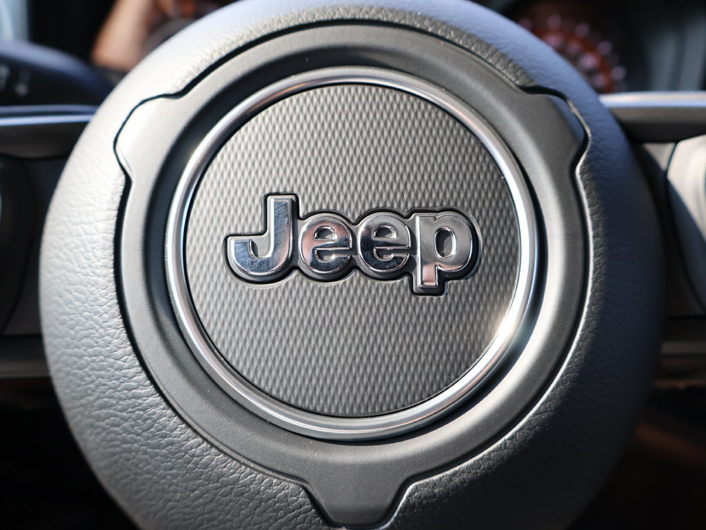 New 2026 Jeep Gladiator Sport AWD/4WD image 25