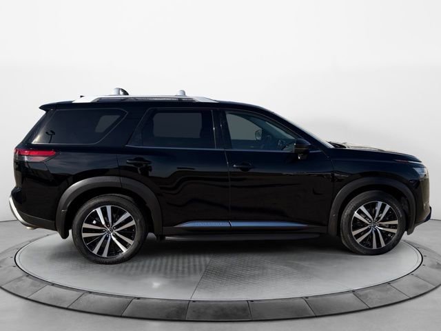 Used 2024 Nissan Pathfinder Platinum w/ Lighting Package (N93) AWD/4WD image 2