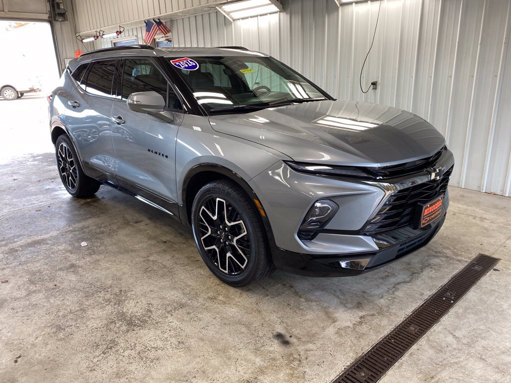 Used 2026 Chevrolet Blazer RS w/ Driver Confidence II Package AWD/4WD image 2