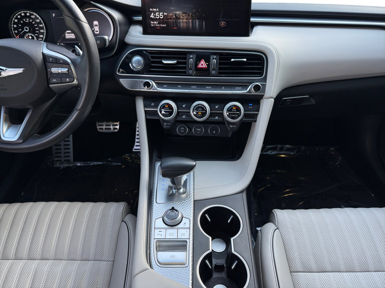 Used 2023 Genesis G70 2.0T w/ Sport Prestige Package image 11