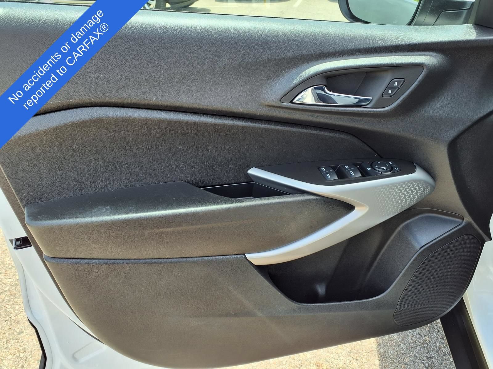 Used 2024 Chevrolet Trax RS w/ Driver Confidence Package FWD image 16