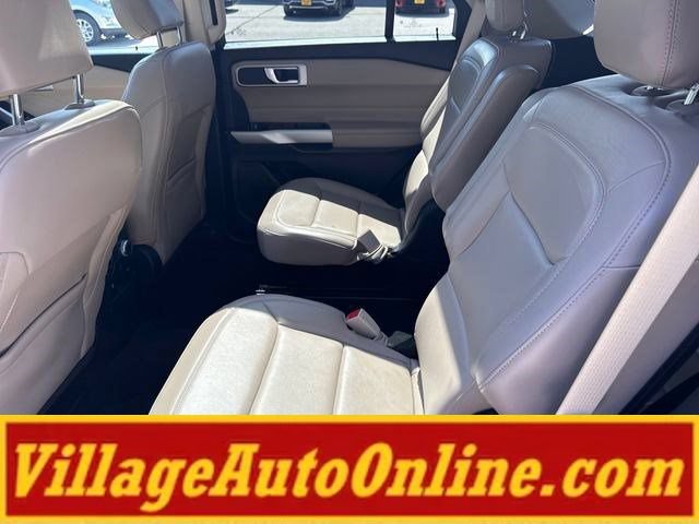 Used 2022 Ford Explorer XLT w/ Equipment Group 202A AWD/4WD image 35