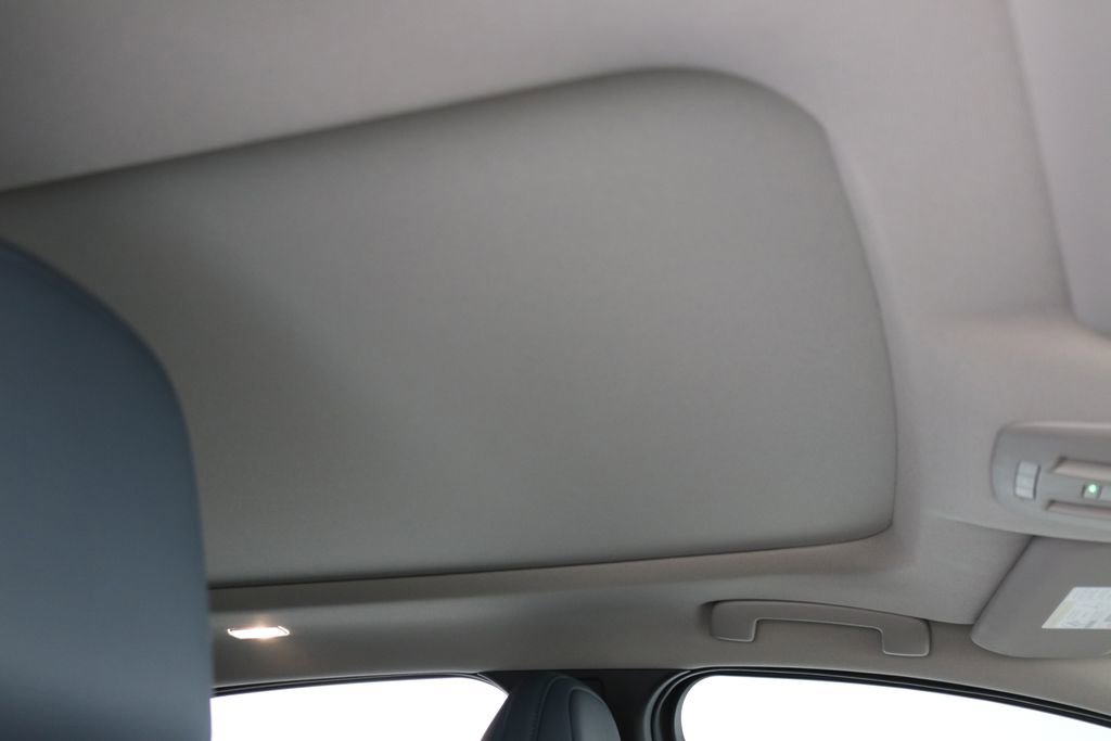 Used 2024 Nissan Ariya AWD image 41