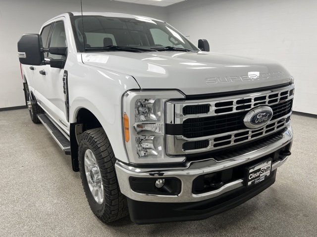 Used 2023 Ford F350 XLT image 2