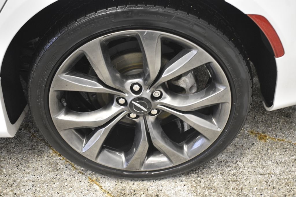 Used 2015 Chrysler 200 S w/ Navigation & Sound Group I image 23