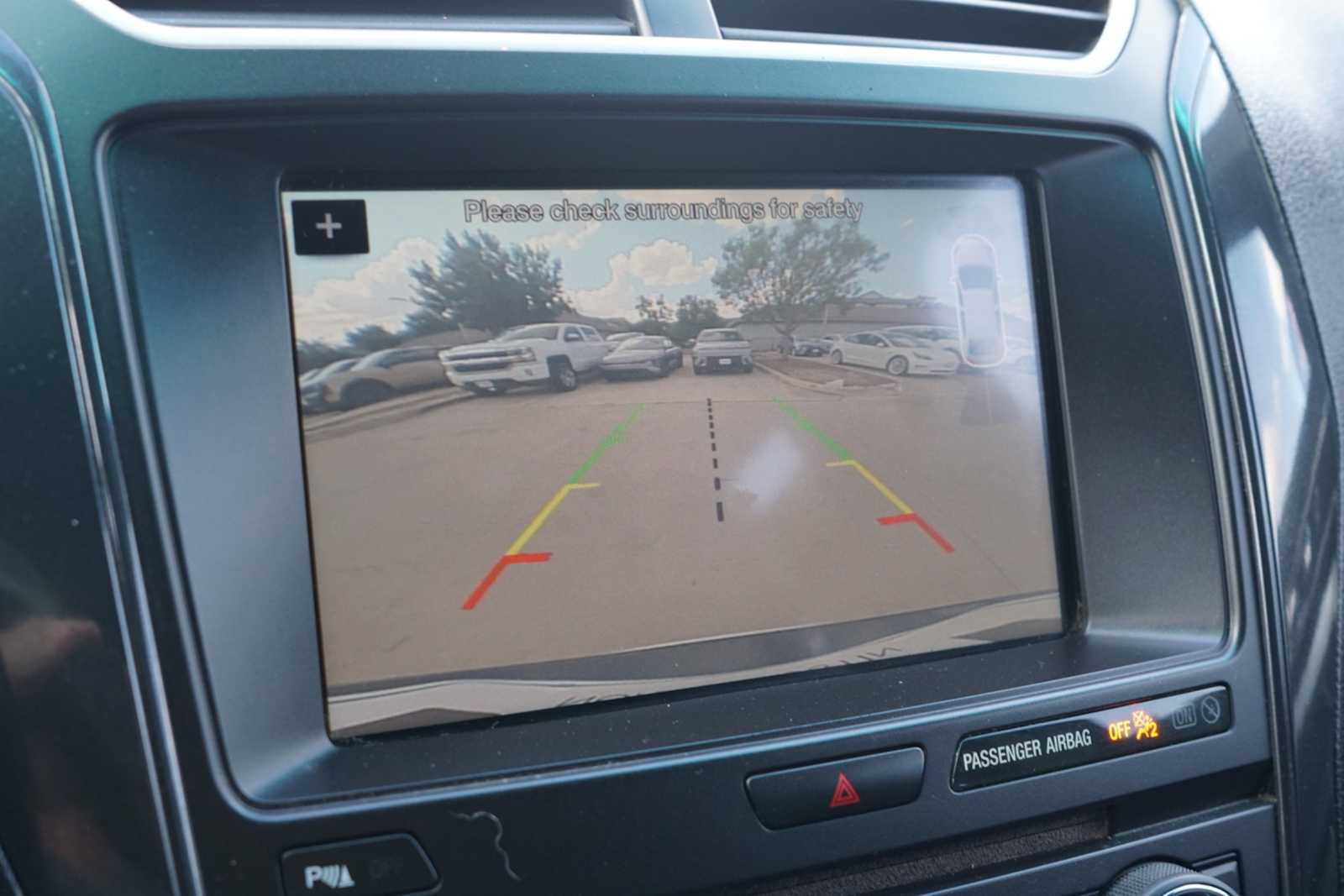 Used 2017 Ford Explorer XLT w/ Equipment Group 202A FWD image 10