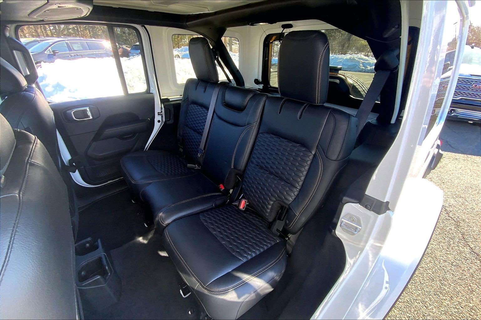 Used 2025 Jeep Wrangler Sahara w/ Safety Group image 18