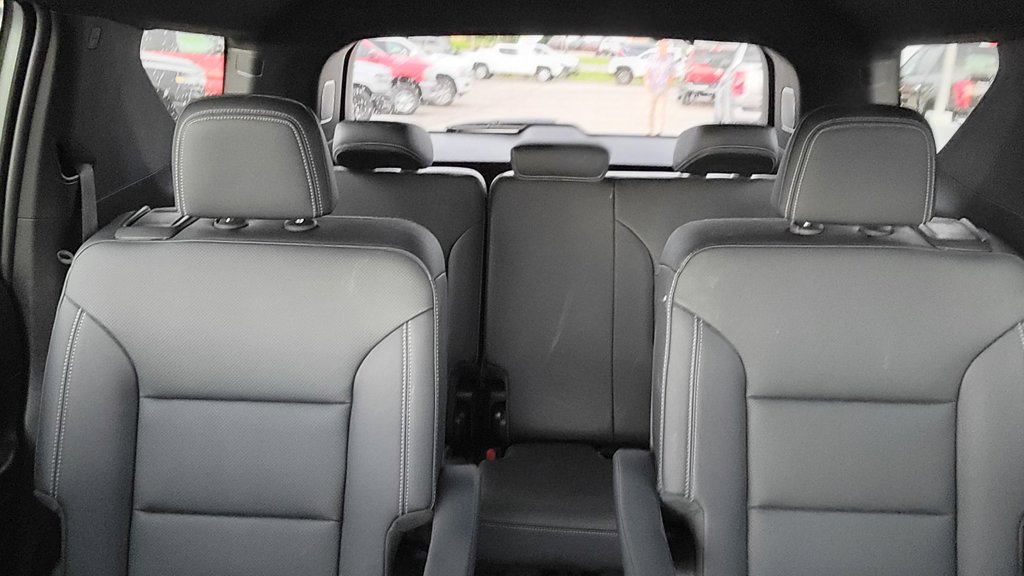 Used 2026 Chevrolet Traverse LT w/ Driver Confidence Package AWD/4WD image 14