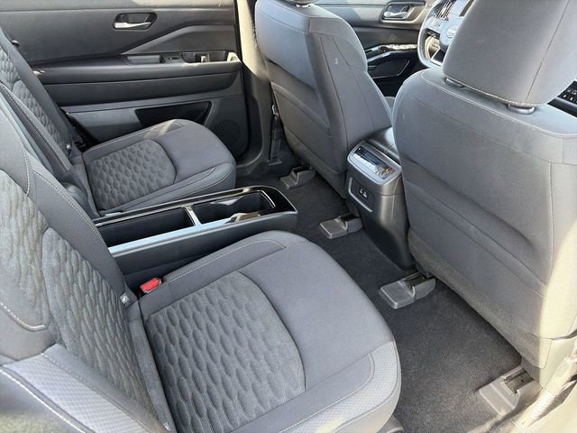 Used 2022 Nissan Pathfinder SV w/ SV Premium Package image 15