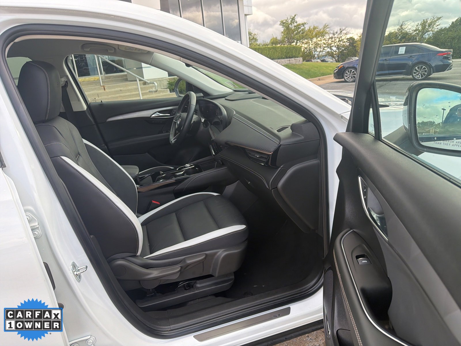 Used 2024 Buick Envision Sport Touring image 21