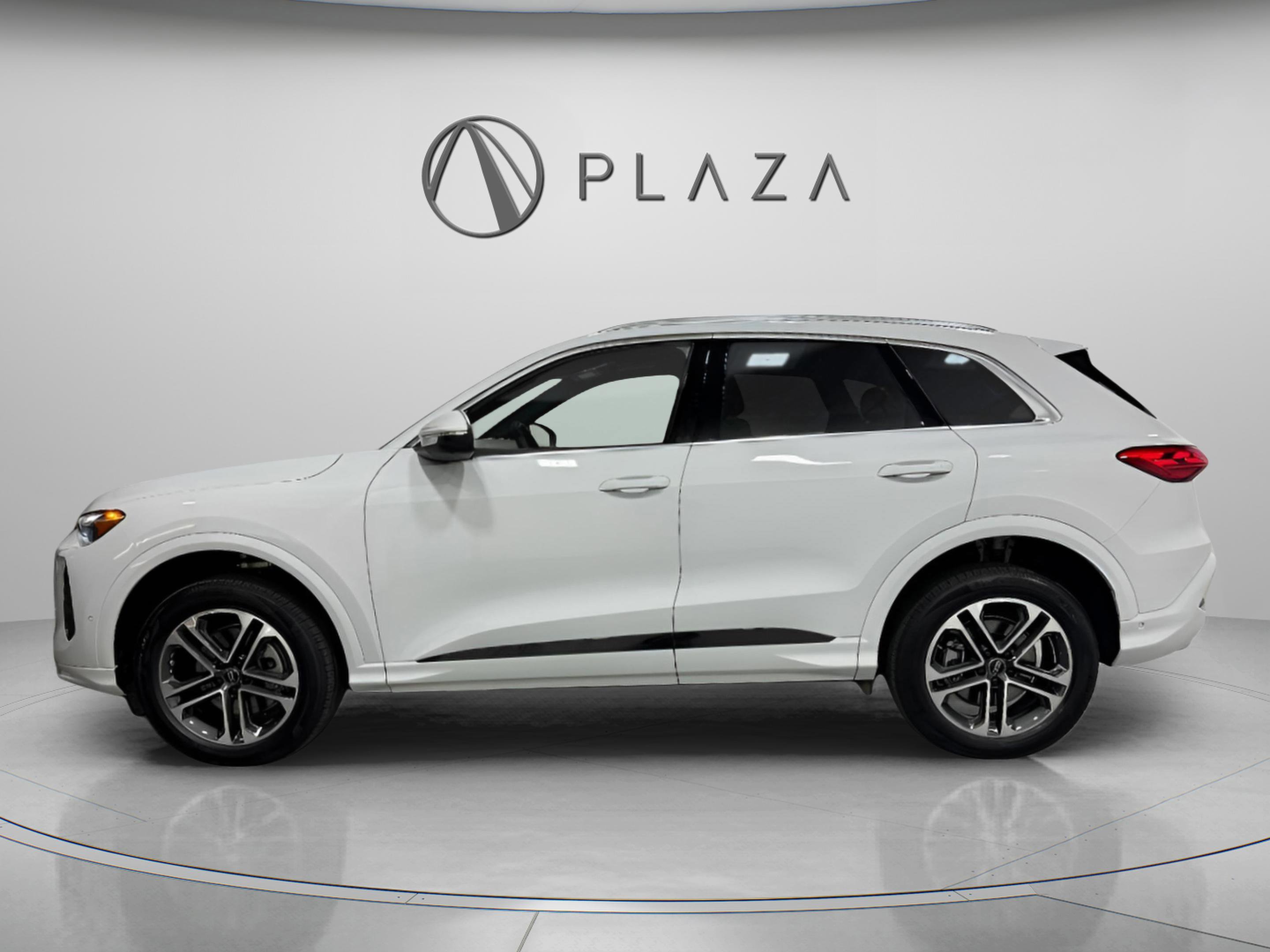 New 2025 Audi Q5 Premium image 2