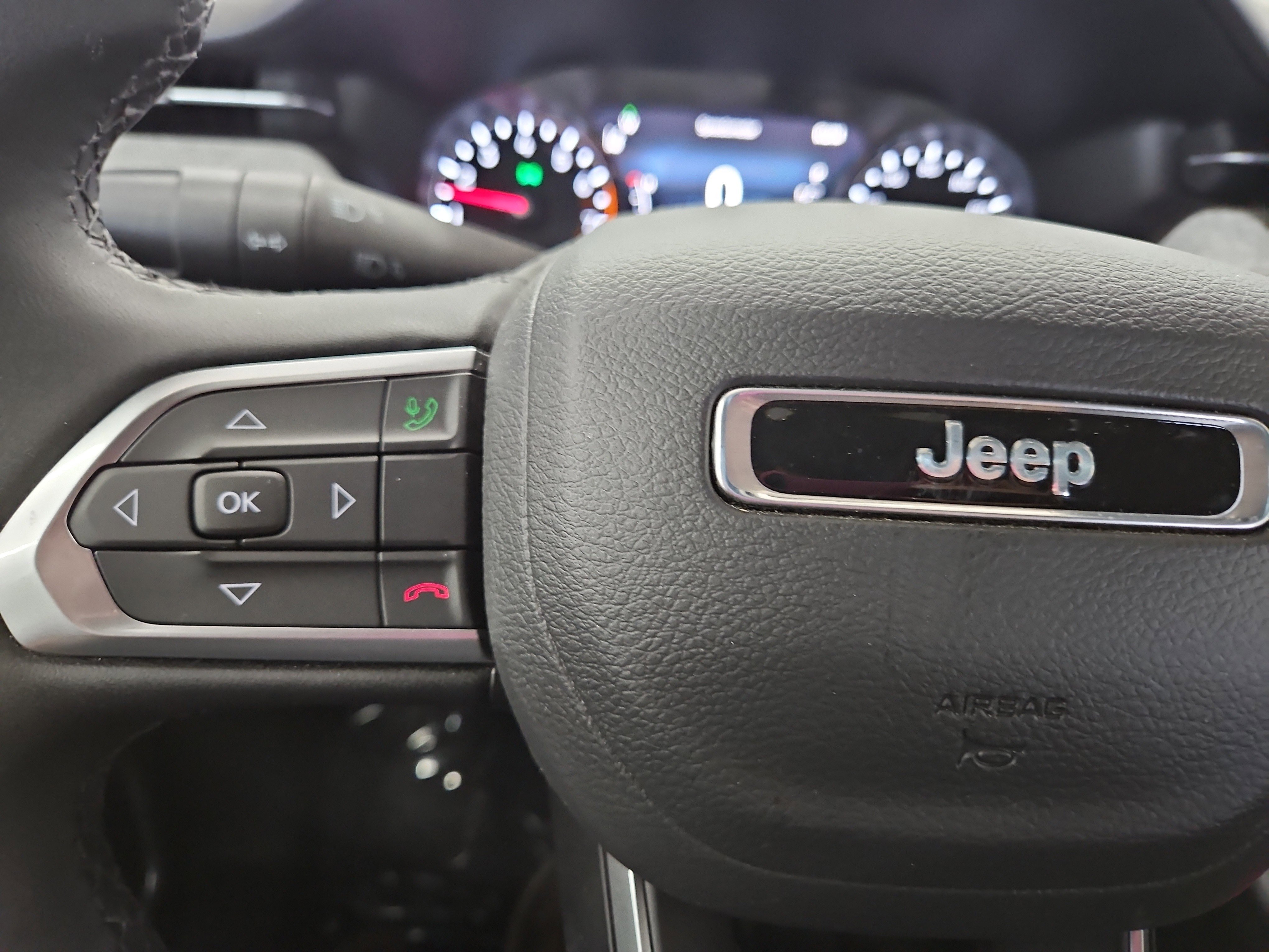 Used 2024 Jeep Compass Latitude image 15