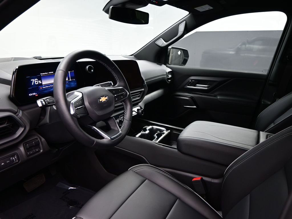 Used 2026 Chevrolet Silverado EV LT AWD/4WD image 8