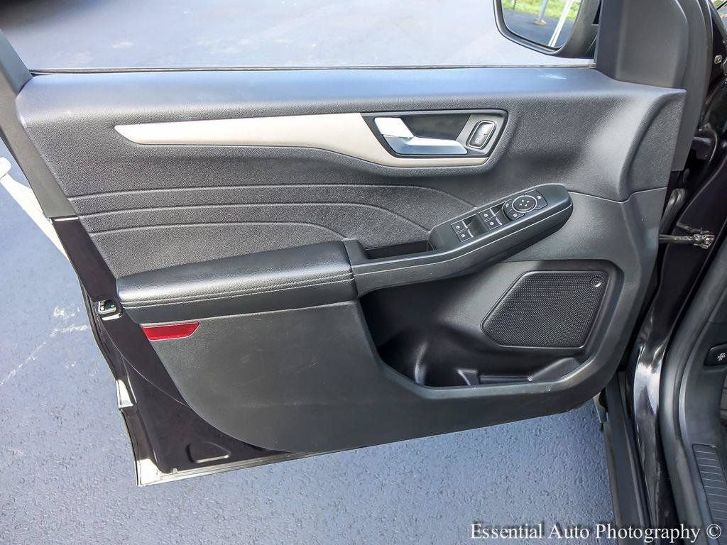 Used 2022 Ford Escape SEL FWD image 19