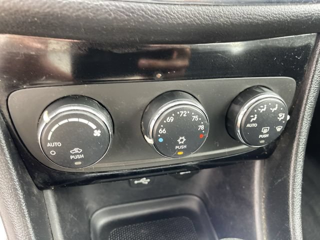 Used 2012 Chrysler 200 Touring w/ Sun/Sound Group FWD image 18
