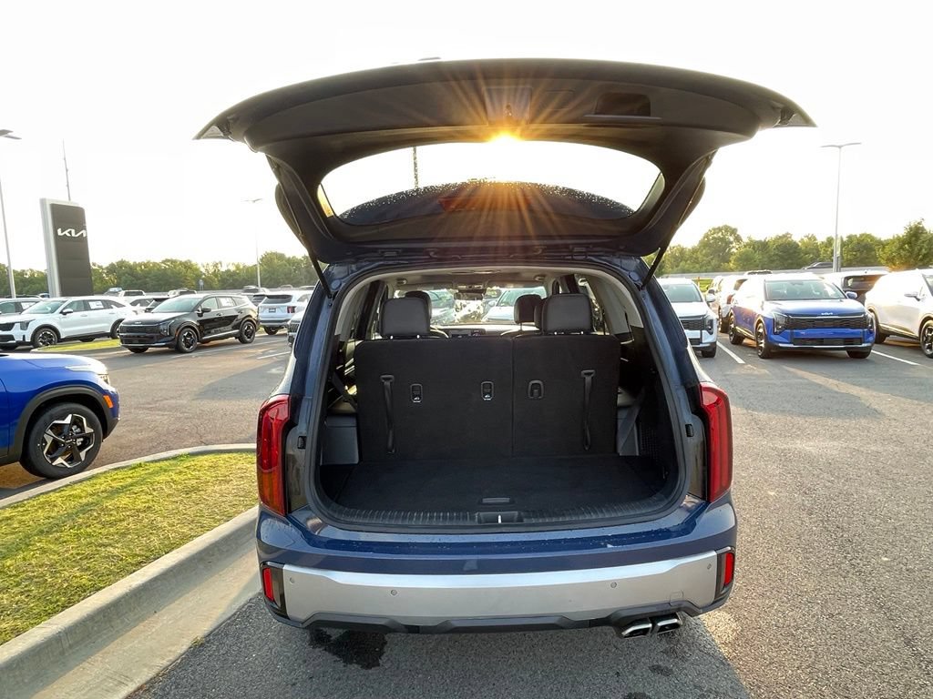 Certified 2023 Kia Telluride S w/ S Sunroof Package AWD/4WD image 9