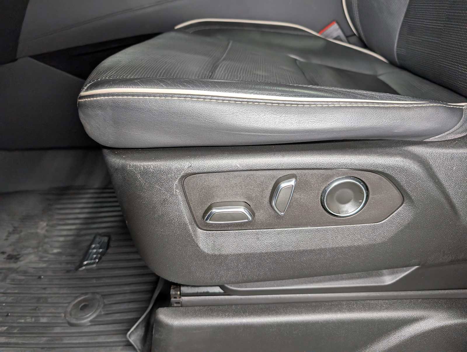 Certified 2021 Cadillac Escalade Premium Luxury image 40