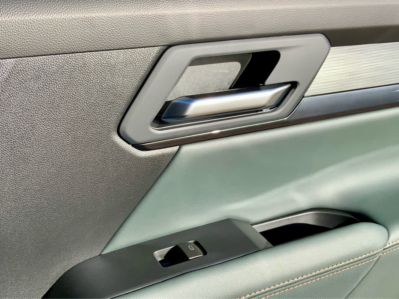 New 2026 GMC Terrain AT4 w/ LPO, Black Badging Package image 51