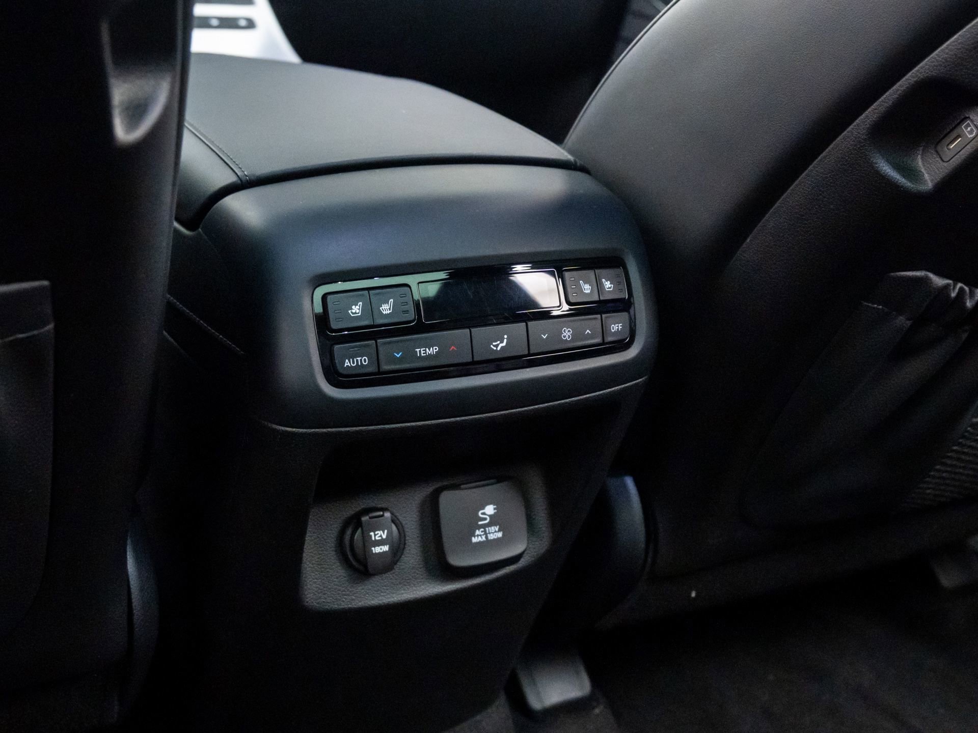 Used 2023 Hyundai Palisade Calligraphy image 22