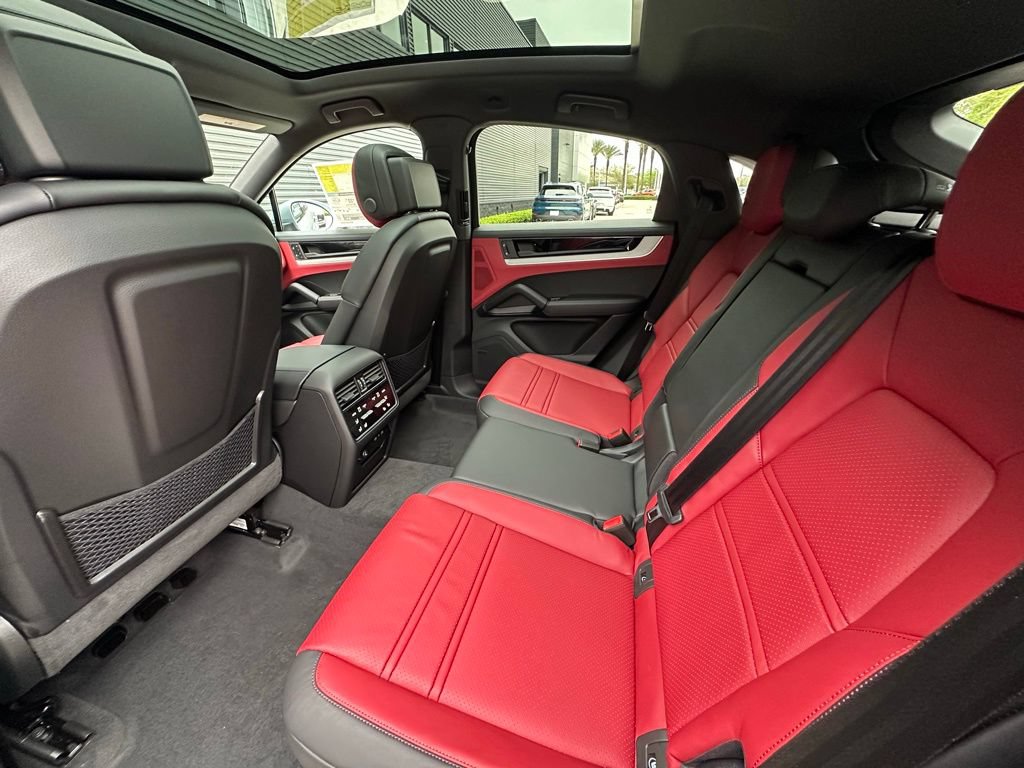 Used 2026 Porsche Cayenne E-Hybrid Coupe AWD/4WD image 38