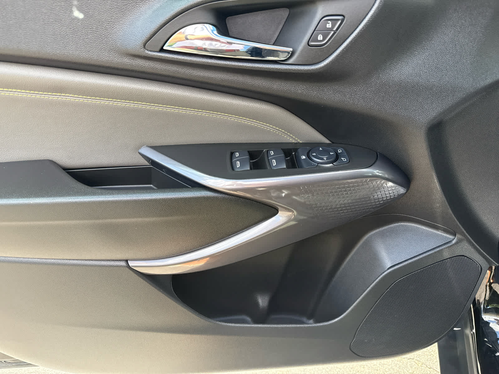 Used 2026 Chevrolet Trax ACTIV w/ Driver Confidence Package FWD image 10