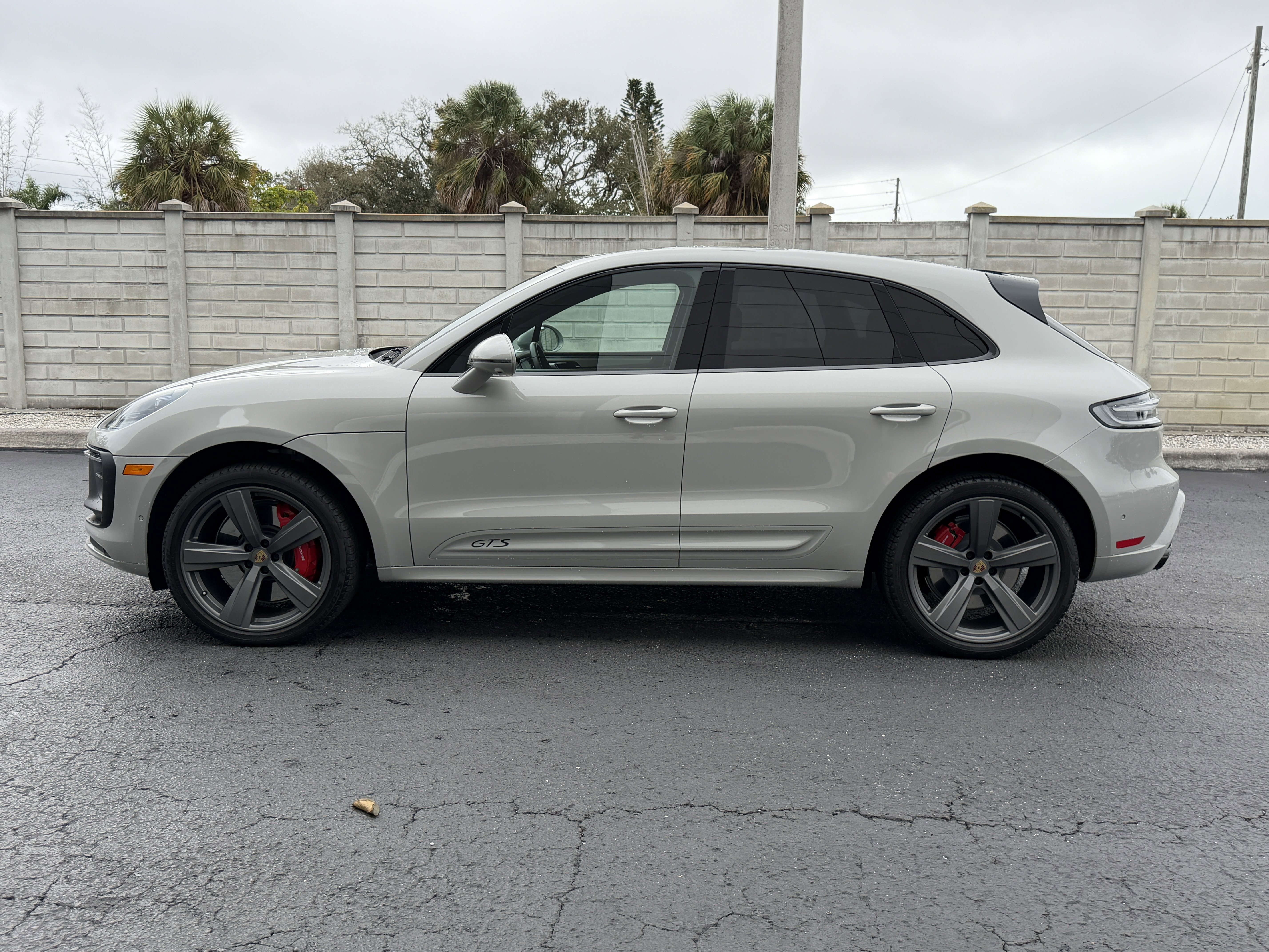 Certified 2022 Porsche Macan GTS image 2