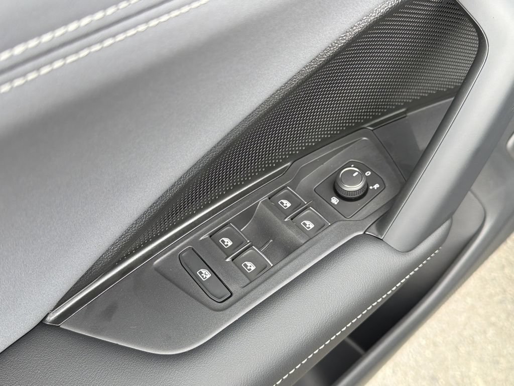 New 2026 Volkswagen Tiguan SE FWD image 23