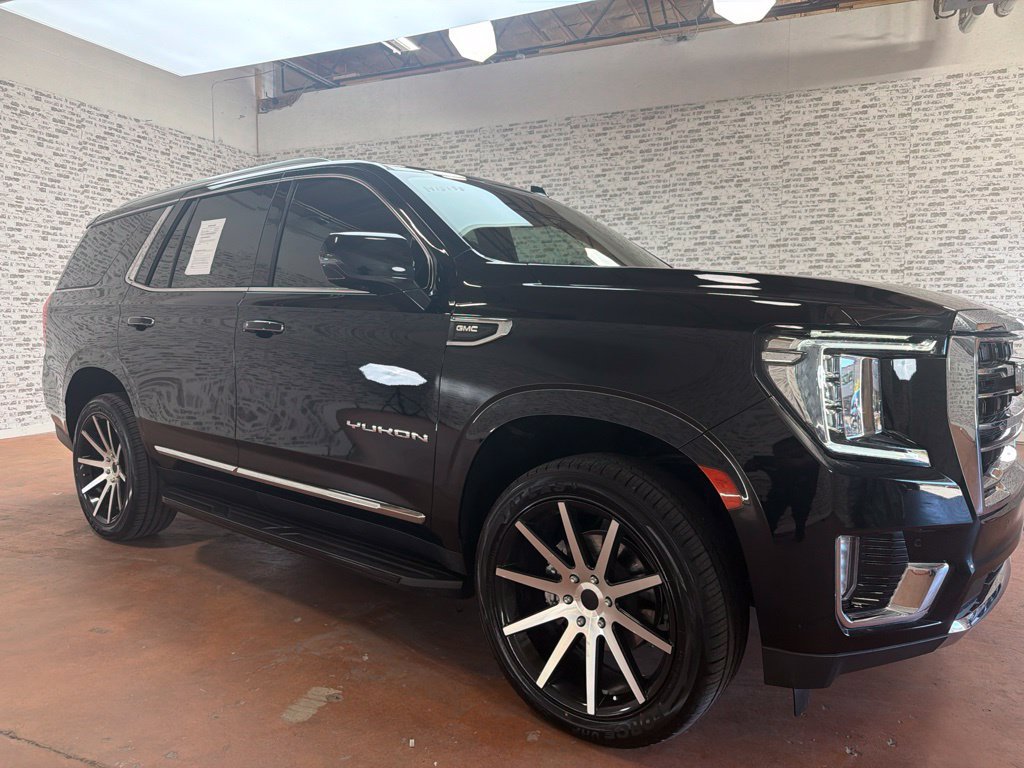 Used 2022 GMC Yukon SLT w/ SLT Luxury Package AWD/4WD image 1