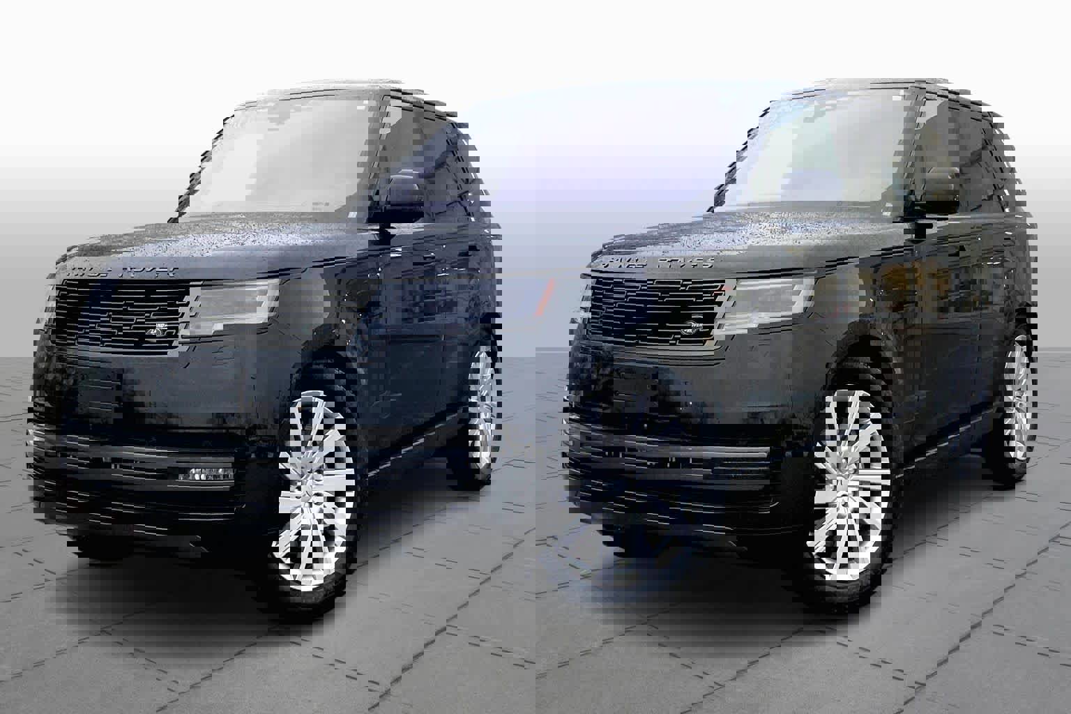 Used 2023 Land Rover Range Rover SE image 1