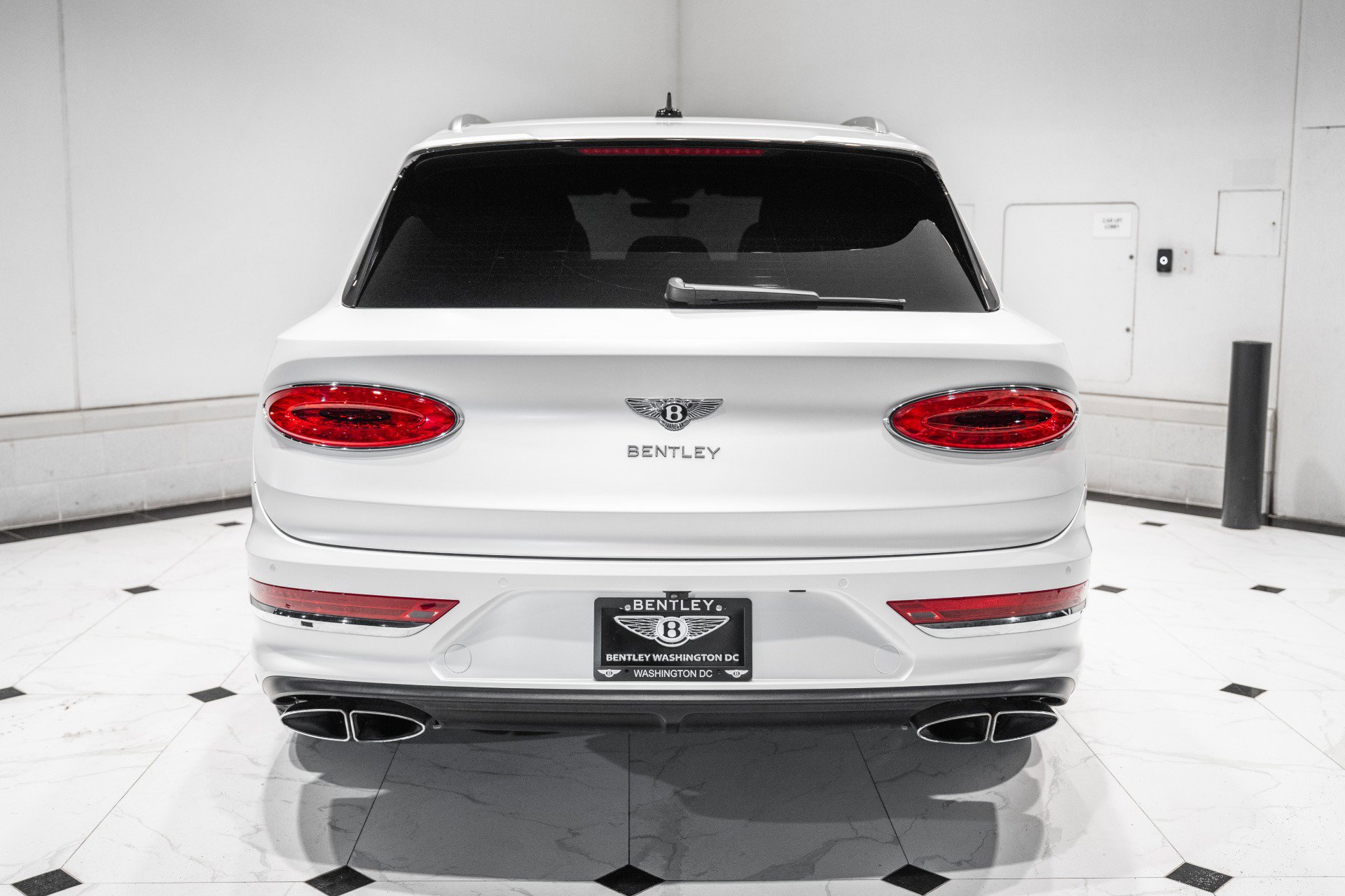 Used 2023 Bentley Bentayga image 10