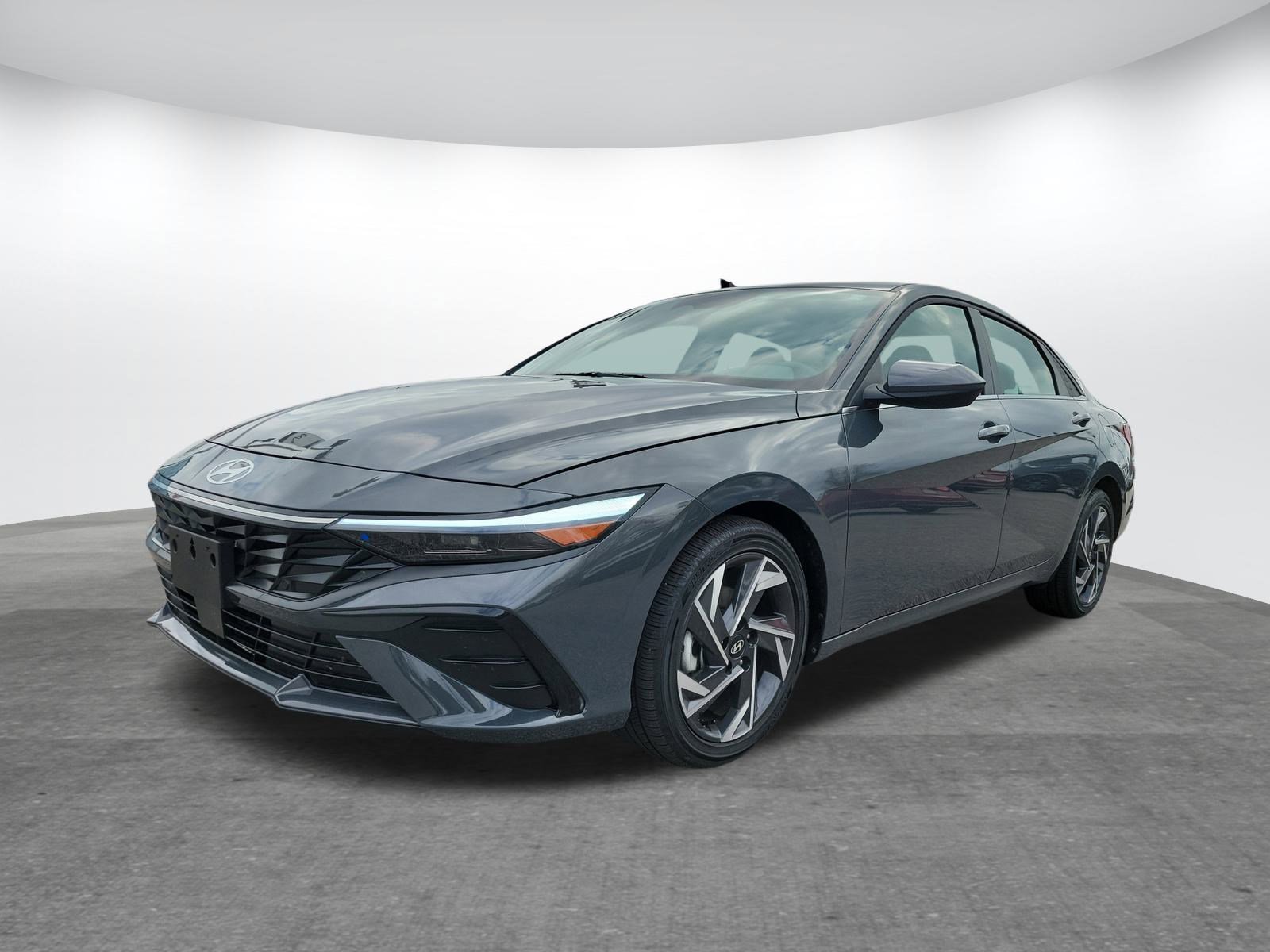 Used 2025 Hyundai Elantra SEL image 25