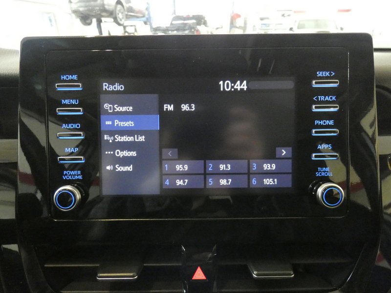 Used 2024 Toyota Camry SE image 11