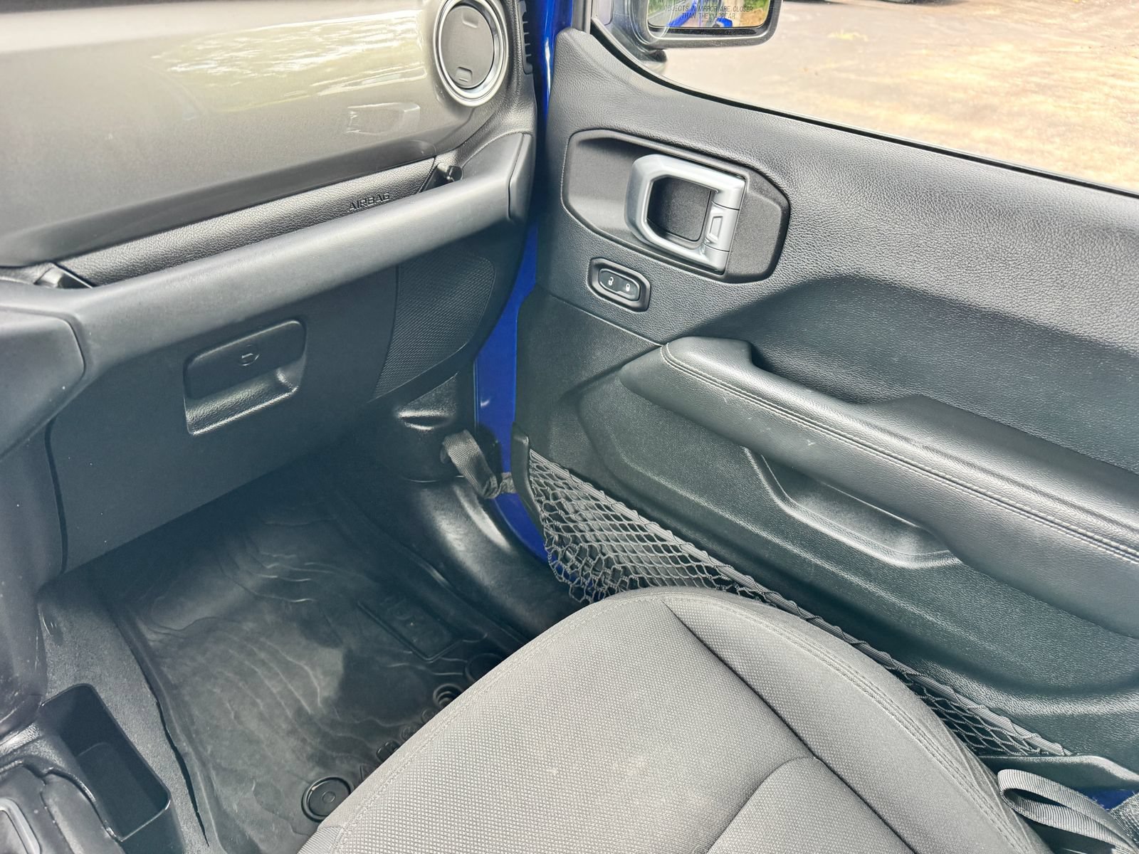 Used 2019 Jeep Wrangler Unlimited Sahara AWD/4WD image 22