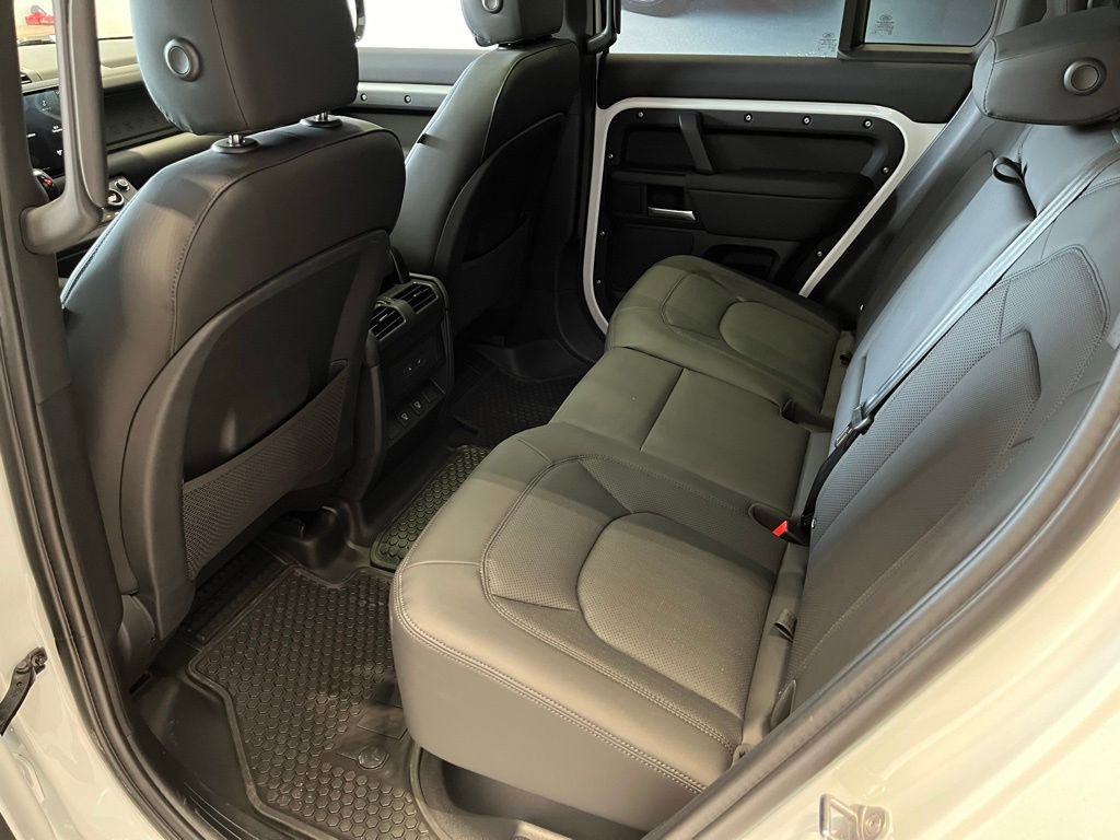 Used 2025 Land Rover Defender 110 X-Dynamic SE image 20