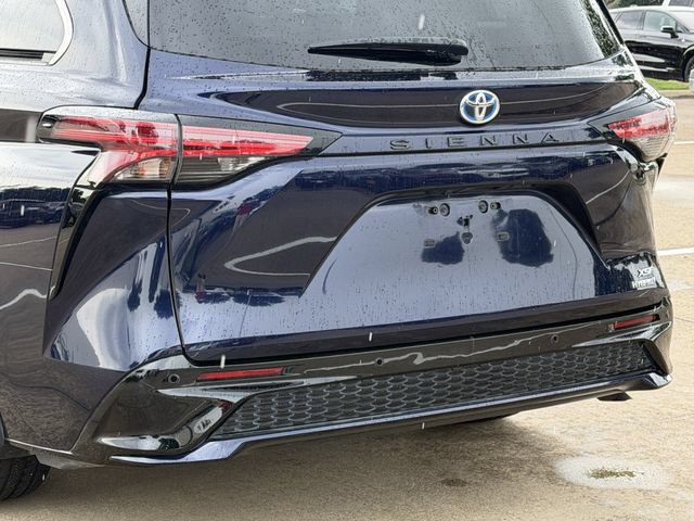 Used 2024 Toyota Sienna XSE FWD image 6