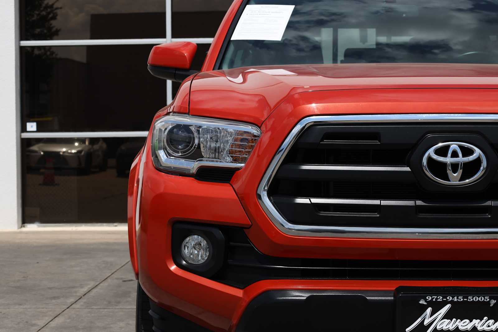 Used 2017 Toyota Tacoma SR5 RWD image 44