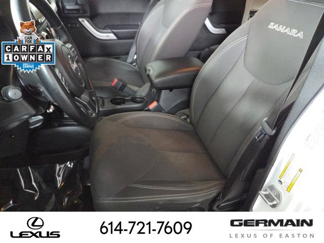 Used 2017 Jeep Wrangler Unlimited Sahara w/ Dual Top Group AWD/4WD image 19