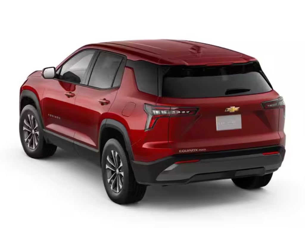 Used 2022 Chevrolet Equinox RS w/ RS Leather Package AWD/4WD image 2