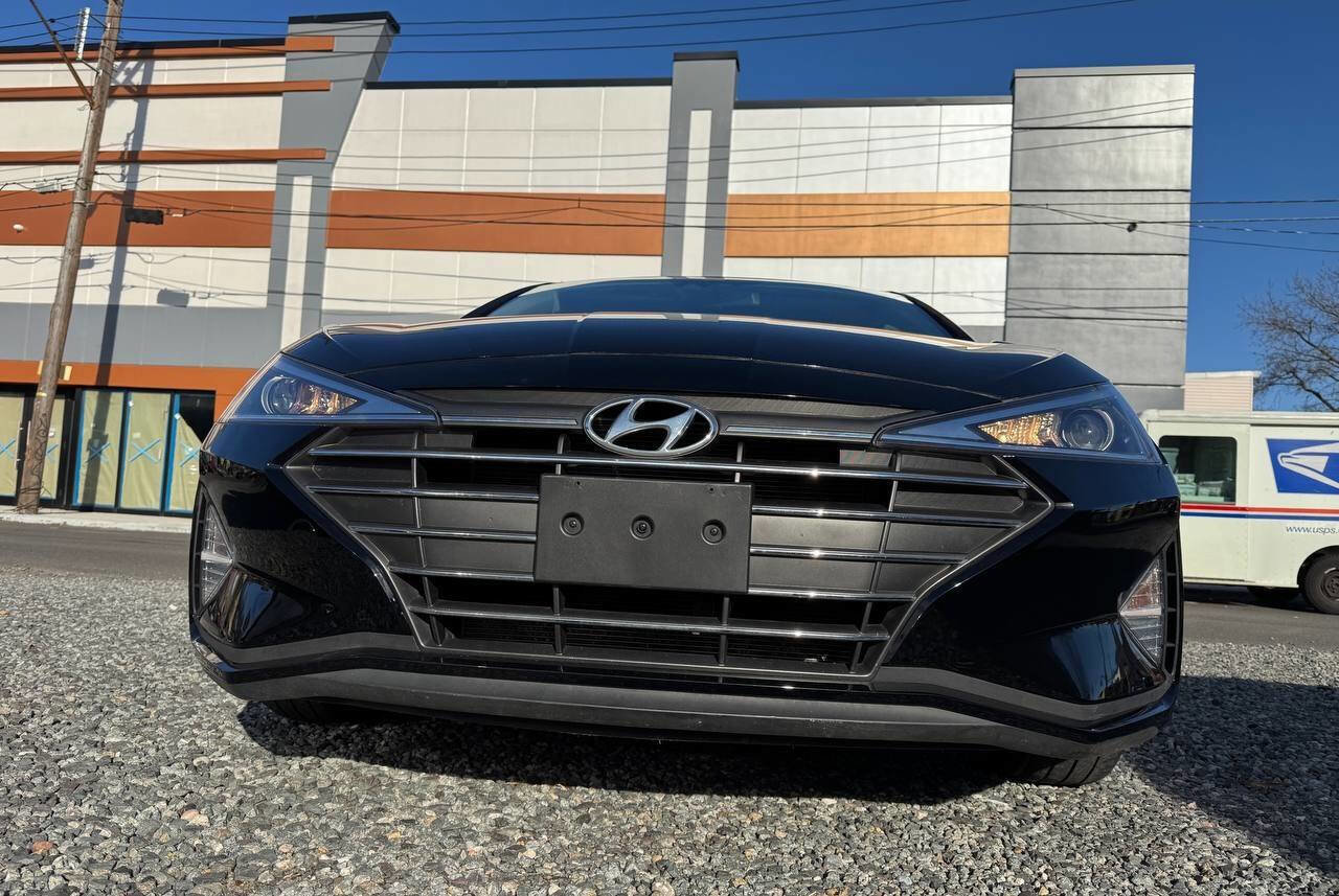 Used 2020 Hyundai Elantra SE image 2